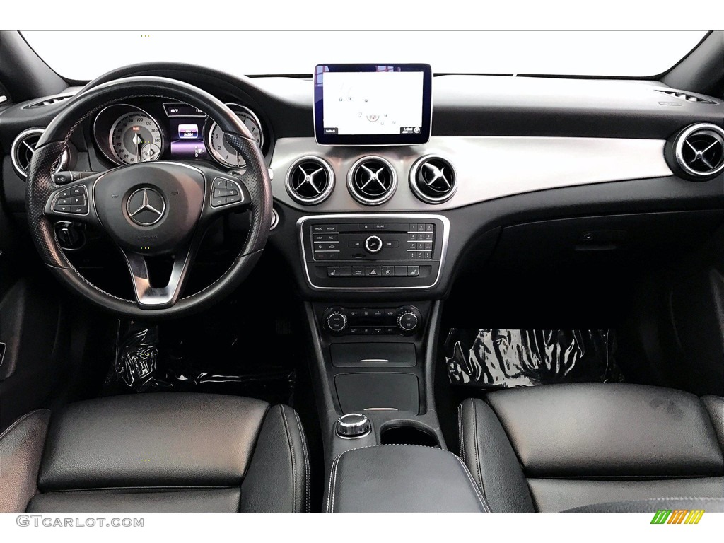 2016 Mercedes-Benz CLA 250 Dashboard Photos