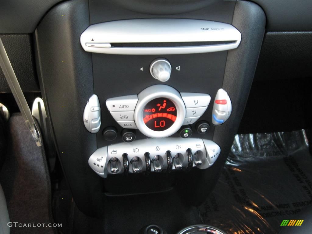 2009 Mini Cooper S Hardtop Controls Photo #14037679