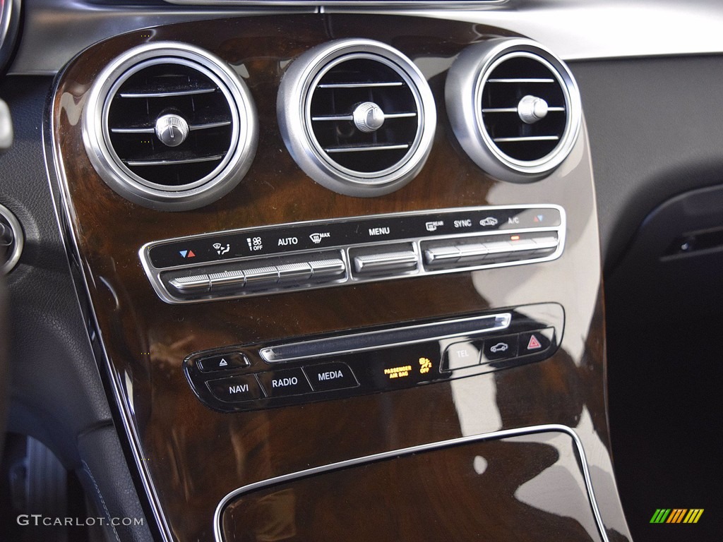 2018 GLC 300 4Matic - Brilliant Blue Metallic / Silk Beige/Espresso Brown photo #33