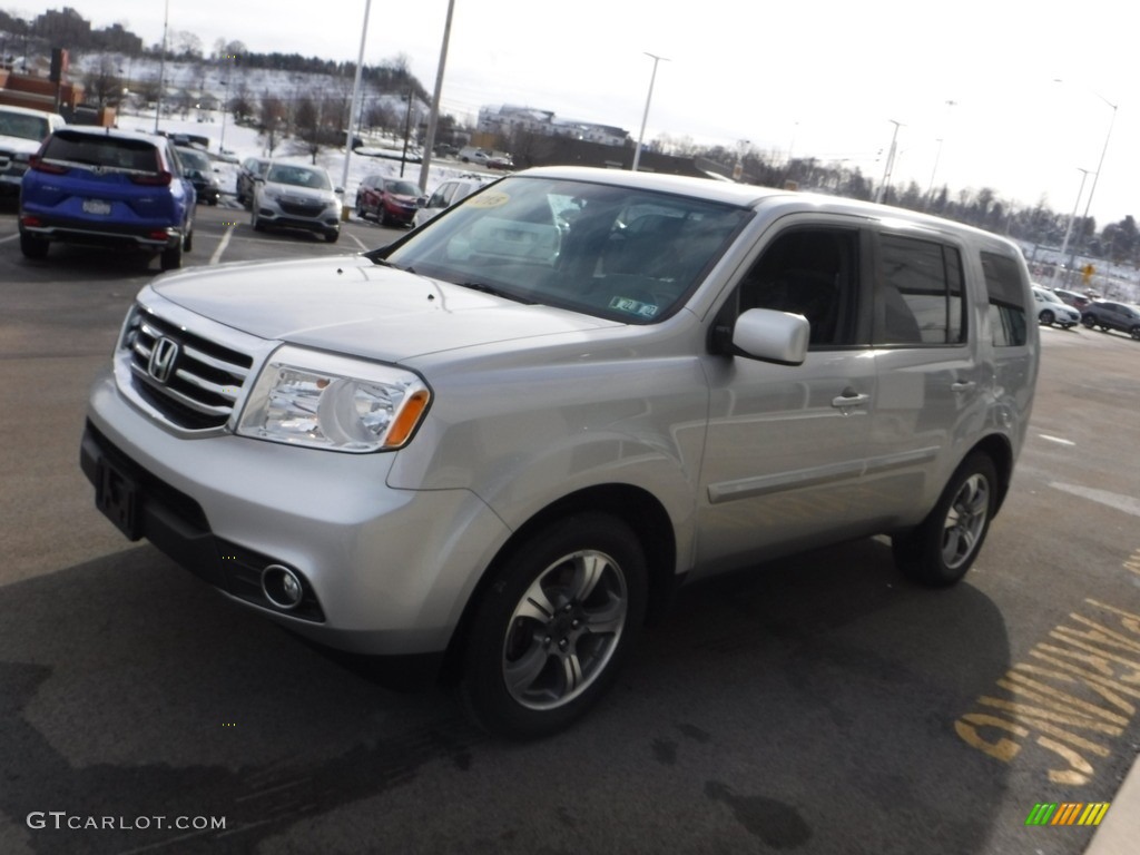 2015 Pilot SE 4WD - Alabaster Silver Metallic / Gray photo #5