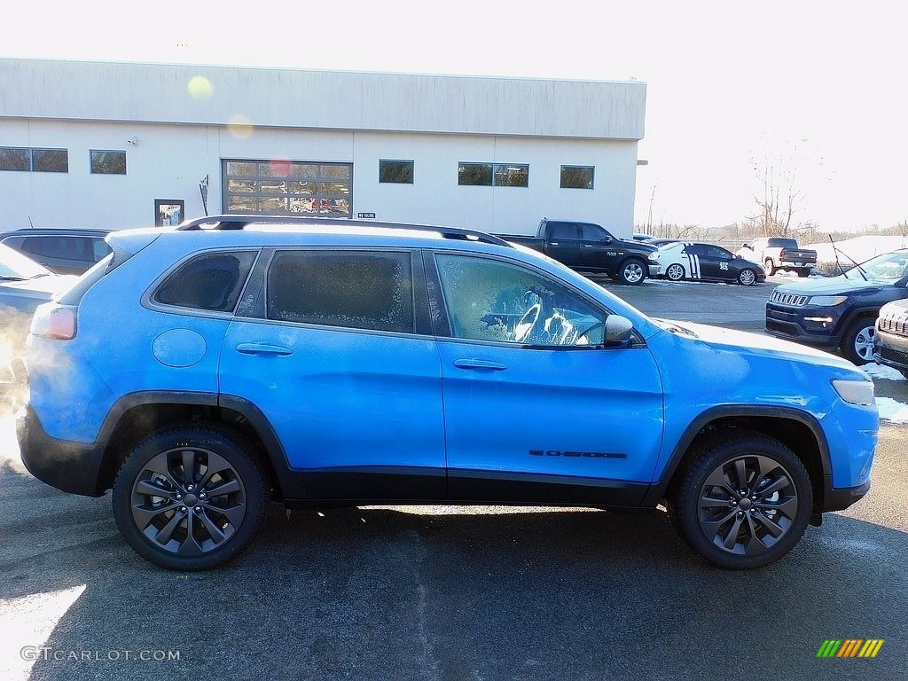 2021 Cherokee Latitude Lux 4x4 - Hydro Blue Pearl / Black photo #4