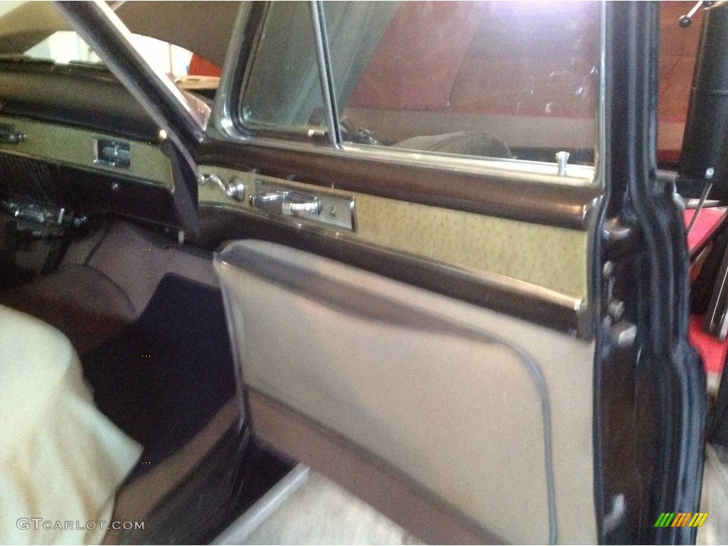1953 Cadillac Fleetwood Series 60 Special Sedan Light Tan Door Panel Photo #140396212