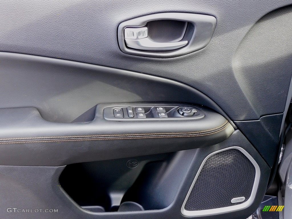 2021 Jeep Compass Limited 4x4 Door Panel Photos