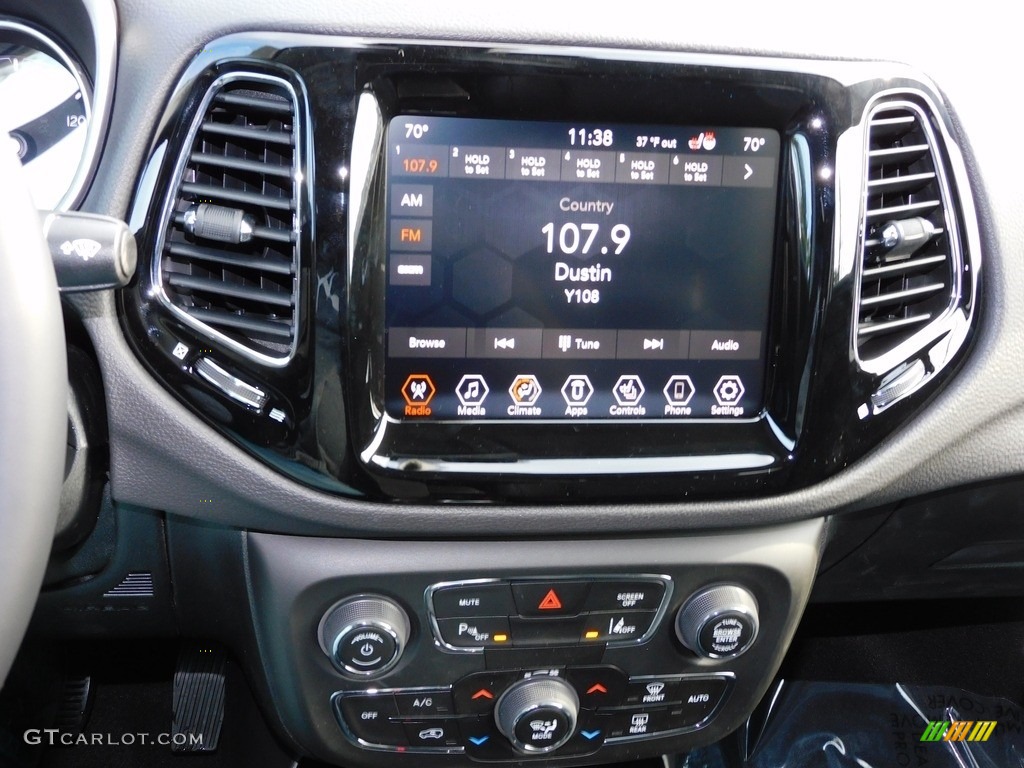 2021 Jeep Compass Limited 4x4 Controls Photo #140398846