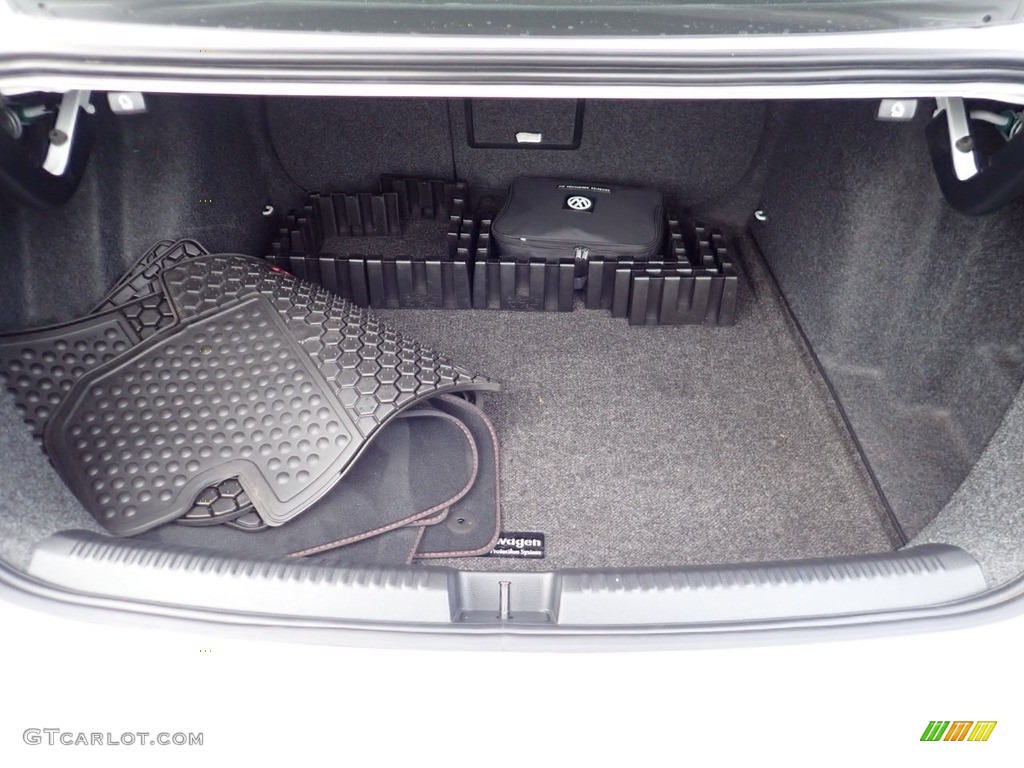 2016 Volkswagen Jetta GLI SEL Trunk Photo #140403260