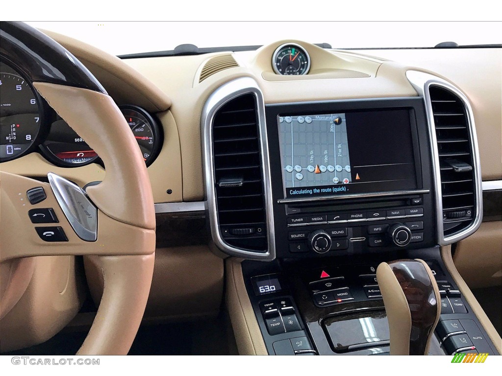 2013 Porsche Cayenne Standard Cayenne Model Controls Photo #140404022