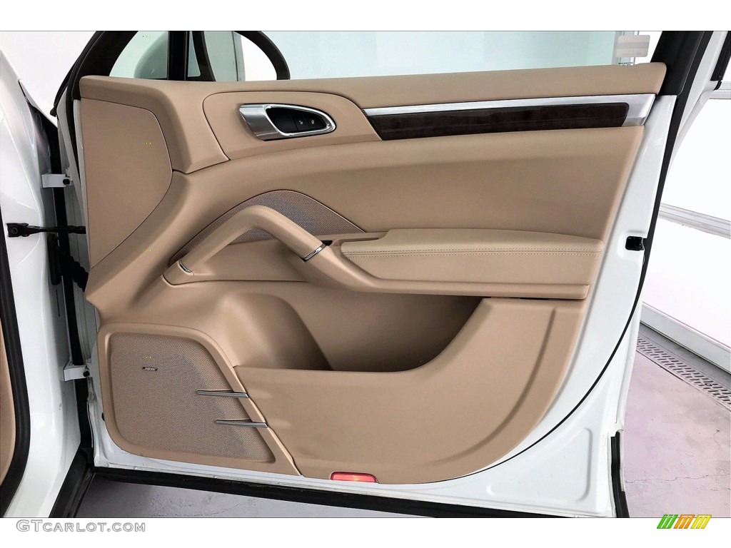 2013 Porsche Cayenne Standard Cayenne Model Door Panel Photos