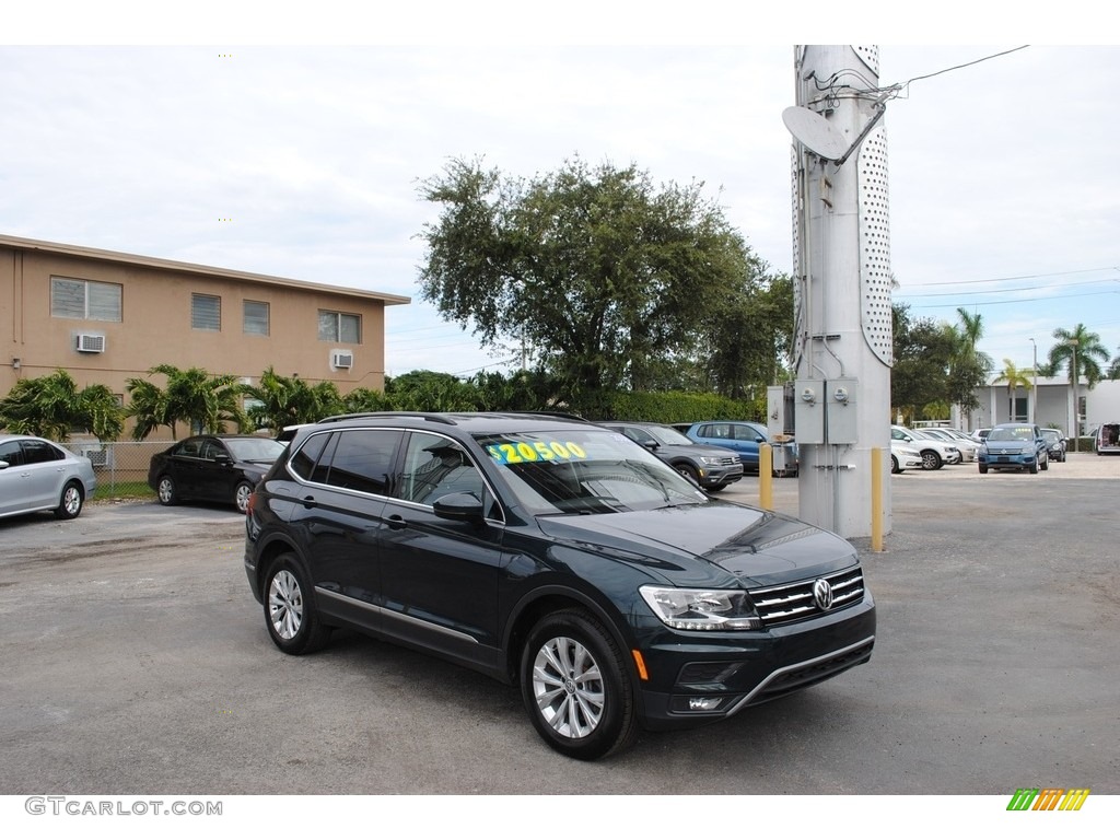 Dark Moss Green Metallic Volkswagen Tiguan