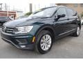 Front 3/4 View of 2018 Tiguan SE