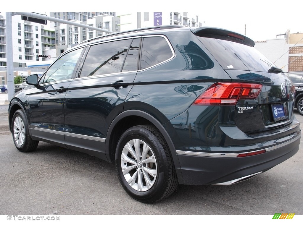 2018 Tiguan SE - Dark Moss Green Metallic / Titan Black photo #7