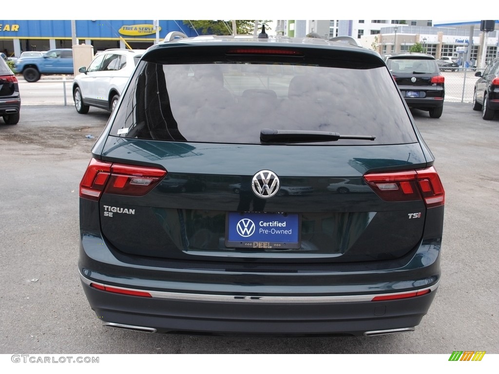 2018 Tiguan SE - Dark Moss Green Metallic / Titan Black photo #8