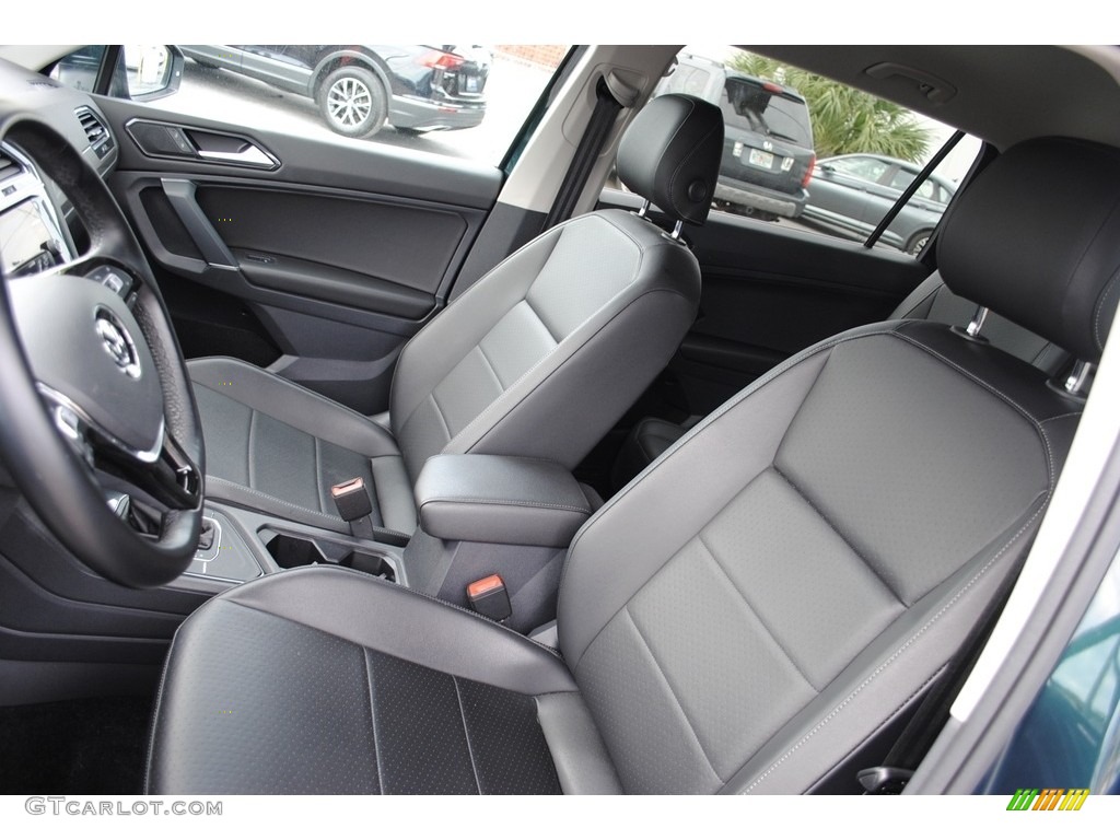 Titan Black Interior 2018 Volkswagen Tiguan SE Photo #140407097