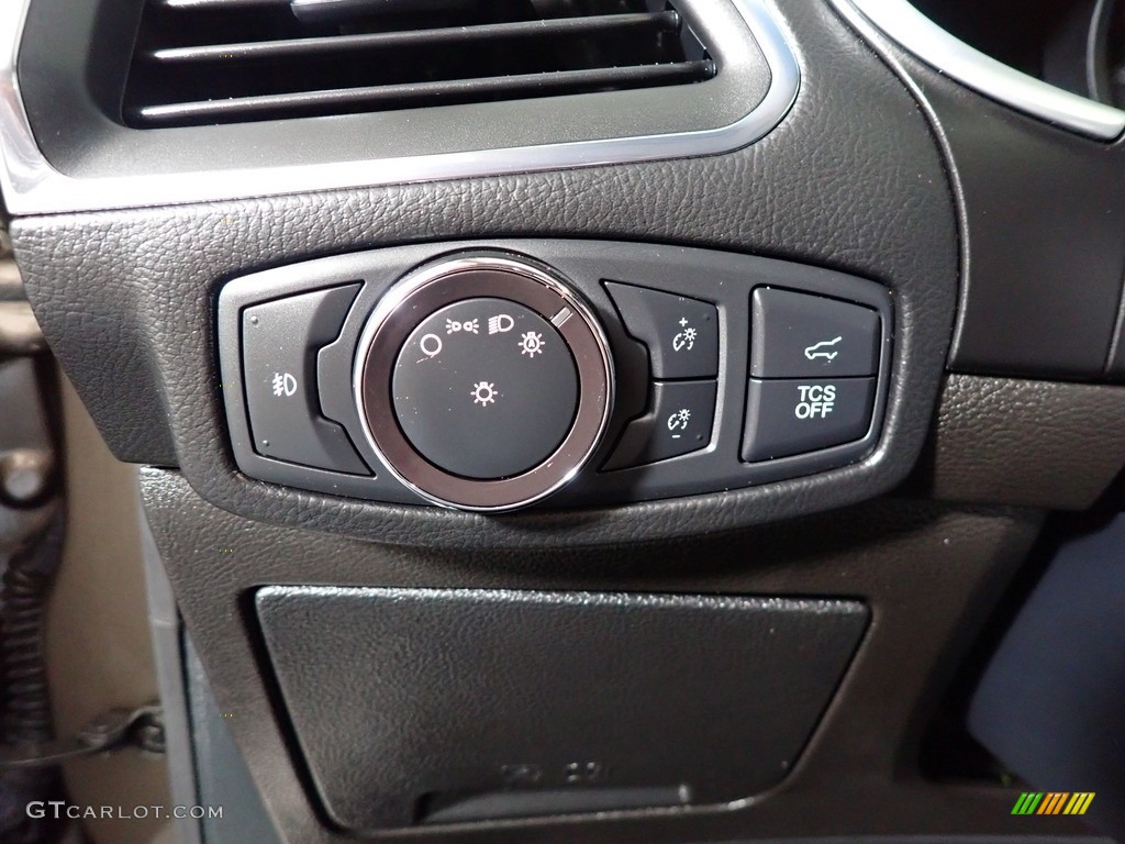 2019 Edge Titanium AWD - Stone Gray / Ebony photo #31