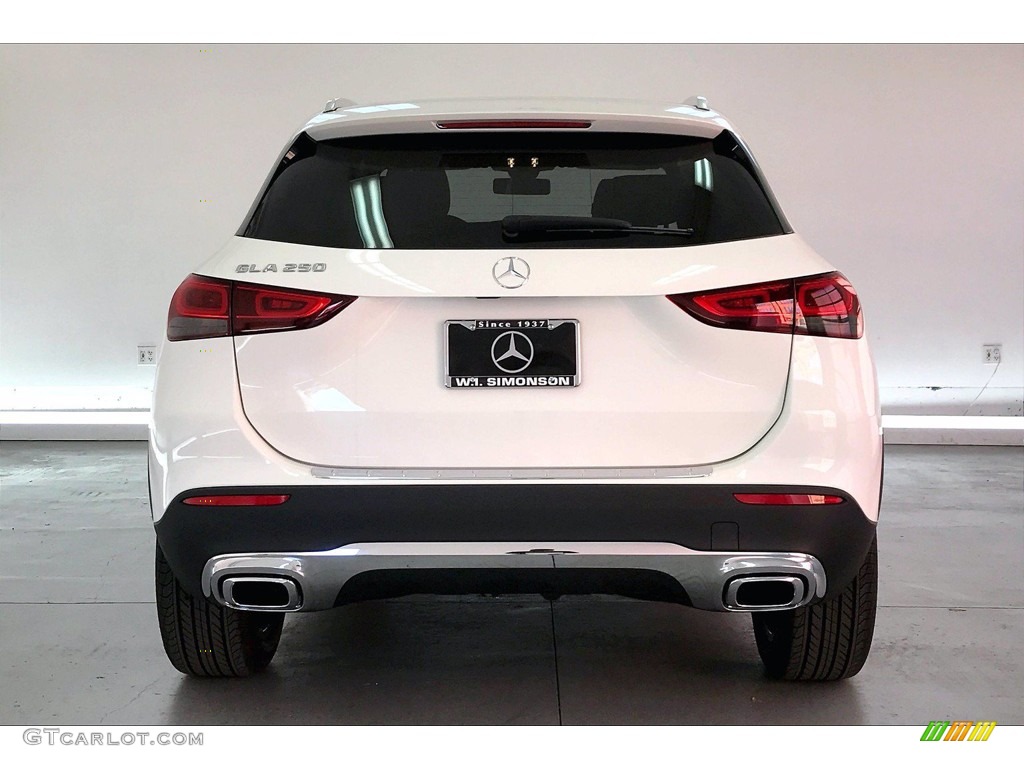 2021 GLA 250 - Polar White / Black photo #3