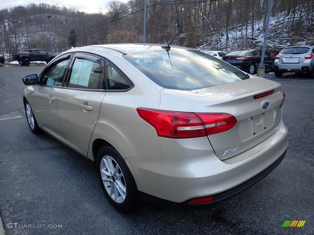 2018 Focus SE Sedan - White Gold / Charcoal Black photo #5