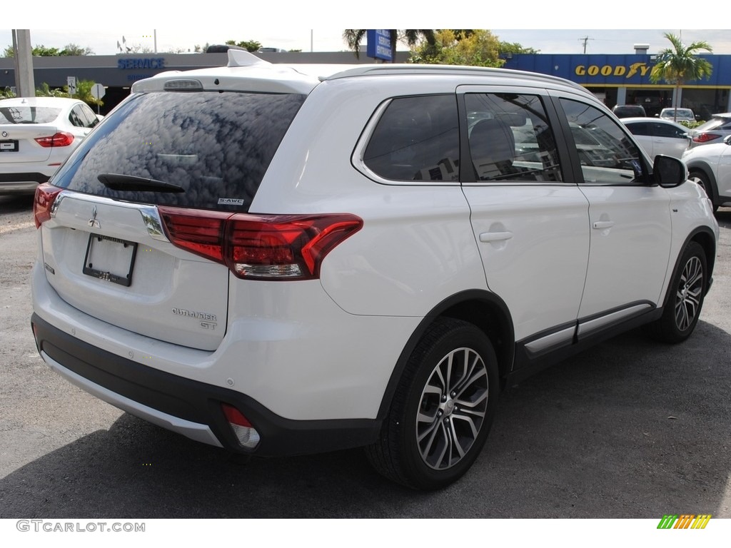 Diamond White Pearl 2017 Mitsubishi Outlander GT 3.0 S-AWC Exterior Photo #140410290