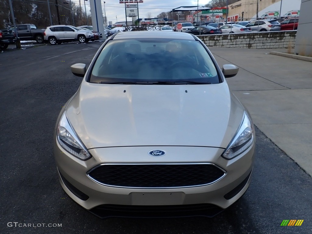 2018 Focus SE Sedan - White Gold / Charcoal Black photo #8