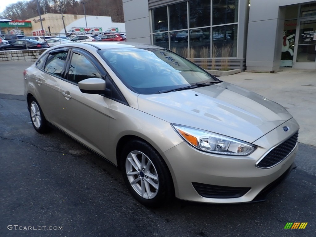 2018 Focus SE Sedan - White Gold / Charcoal Black photo #9