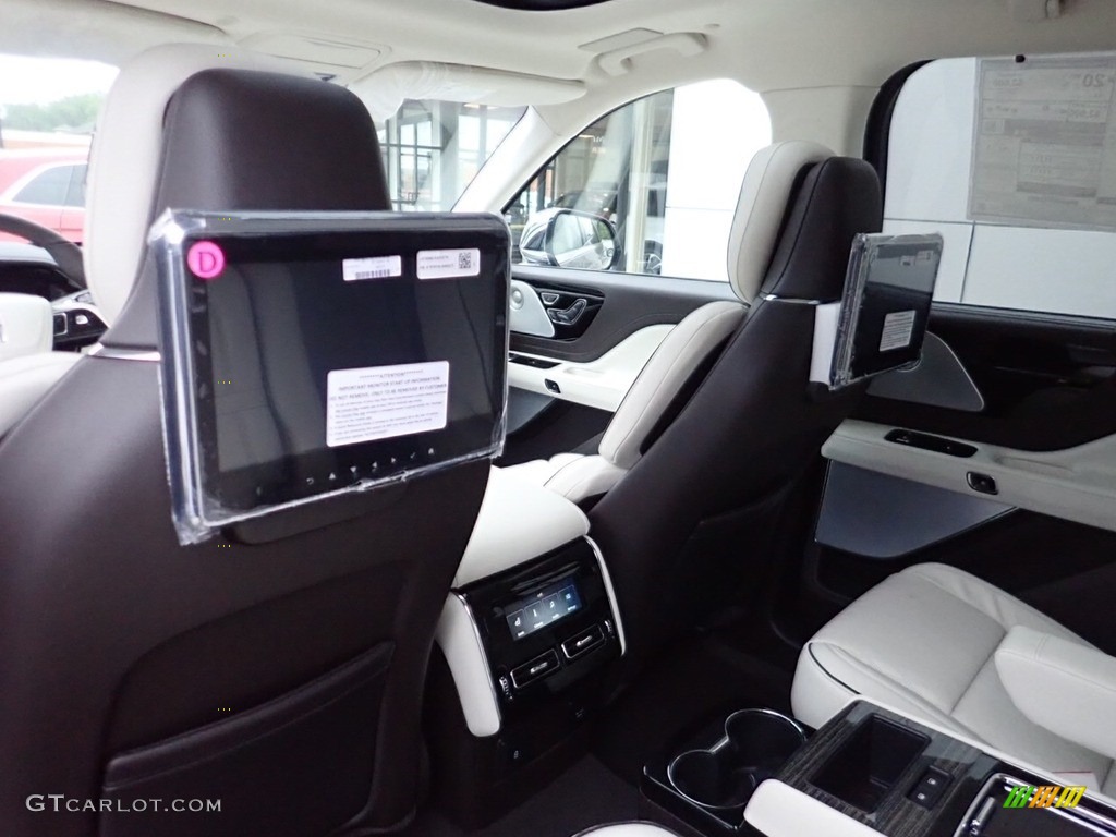 2020 Lincoln Aviator Black Label AWD Entertainment System Photo #140416193