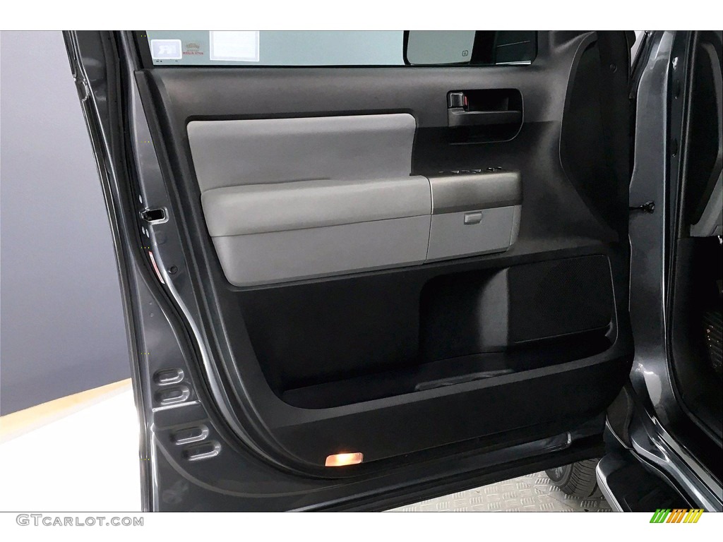 2016 Toyota Sequoia SR5 4x4 Gray Door Panel Photo #140416589
