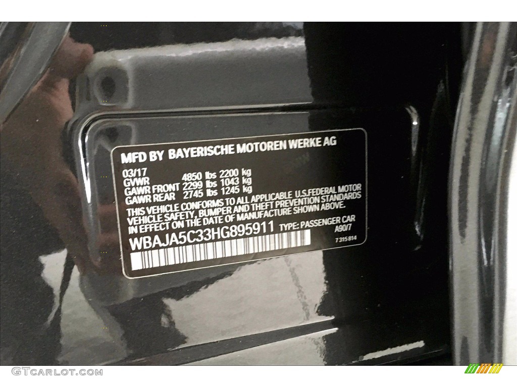 2017 5 Series 530i Sedan - Dark Graphite Metallic / Black photo #36