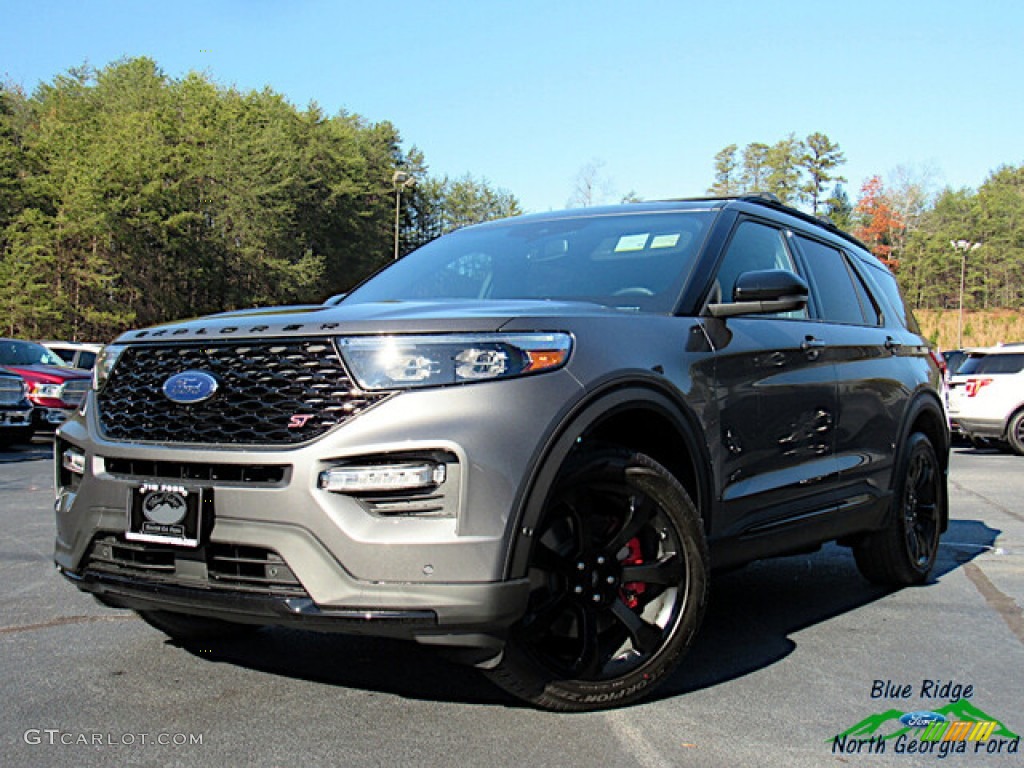 Carbonized Gray Metallic Ford Explorer