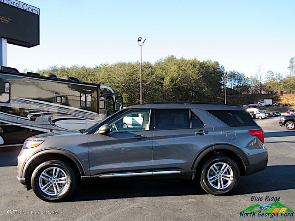 2021 Explorer XLT 4WD - Carbonized Gray Metallic / Sandstone photo #2