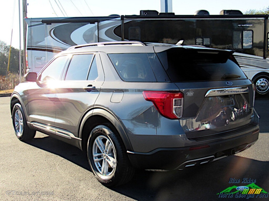 2021 Explorer XLT 4WD - Carbonized Gray Metallic / Sandstone photo #3