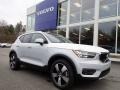 Glacier Silver Metallic 2021 Volvo XC40 T5 Momentum AWD