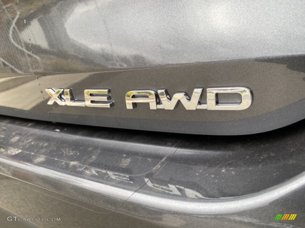 2021 Highlander XLE AWD - Magnetic Gray Metallic / Black photo #34