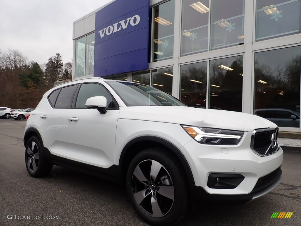 Crystal White Metallic Volvo XC40