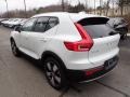 Crystal White Metallic - XC40 T5 Momentum AWD Photo No. 4