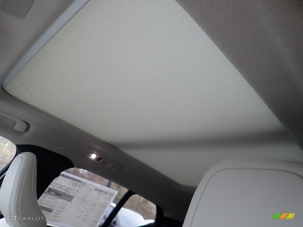 2021 XC40 T5 Momentum AWD - Crystal White Metallic / Blond/Charcoal photo #12