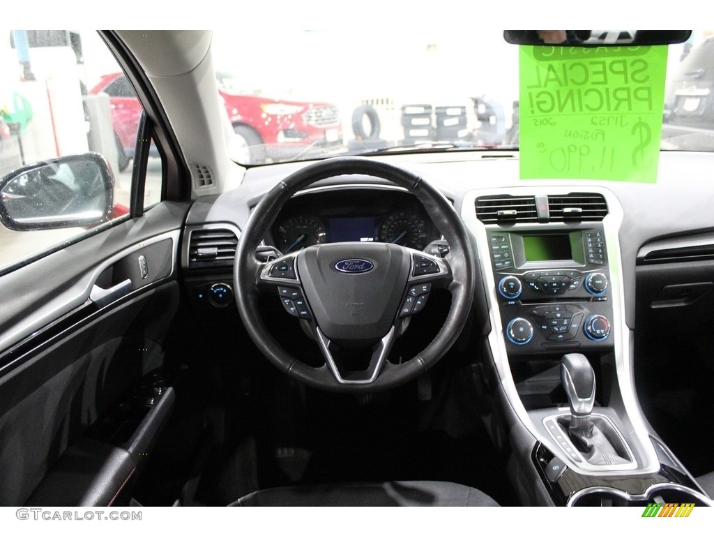 2015 Fusion SE - Ruby Red Metallic / Charcoal Black photo #9