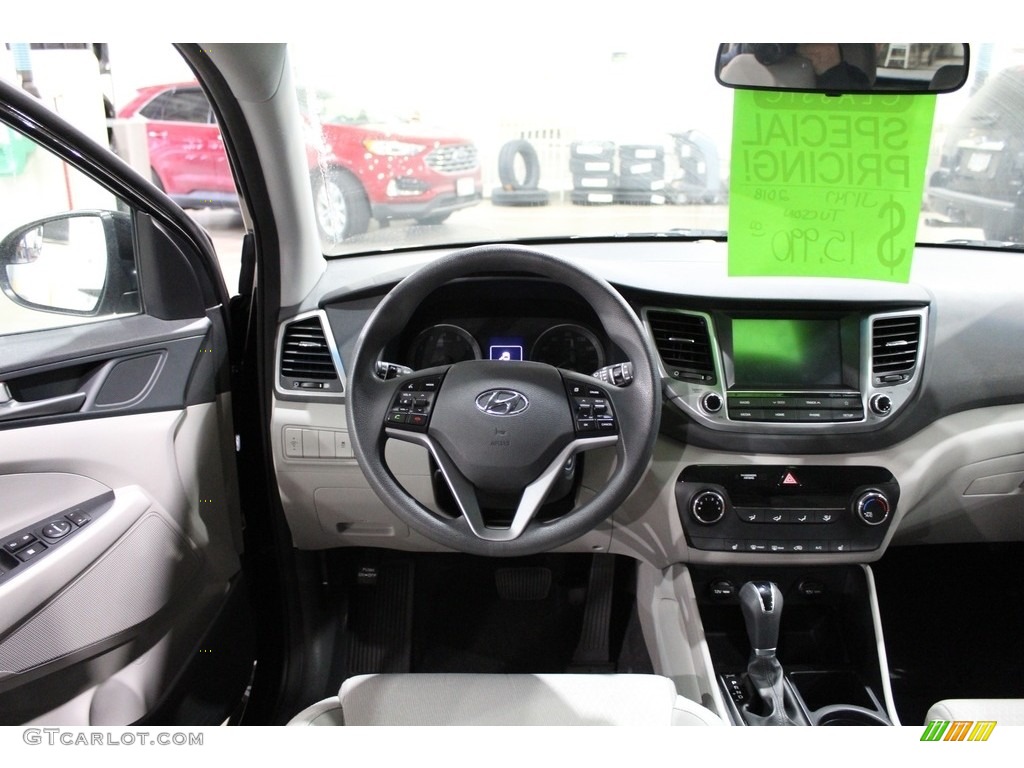 2018 Hyundai Tucson SEL Controls Photo #140428287