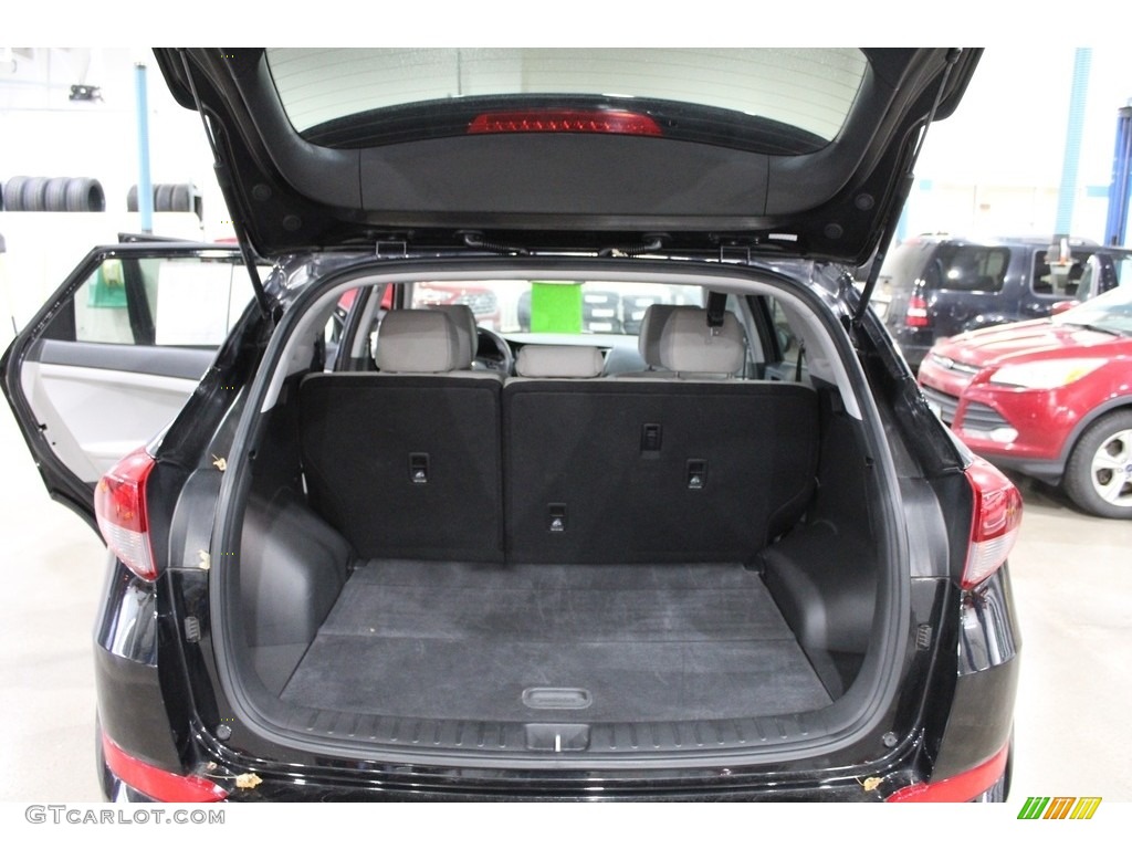 2018 Hyundai Tucson SEL Trunk Photos