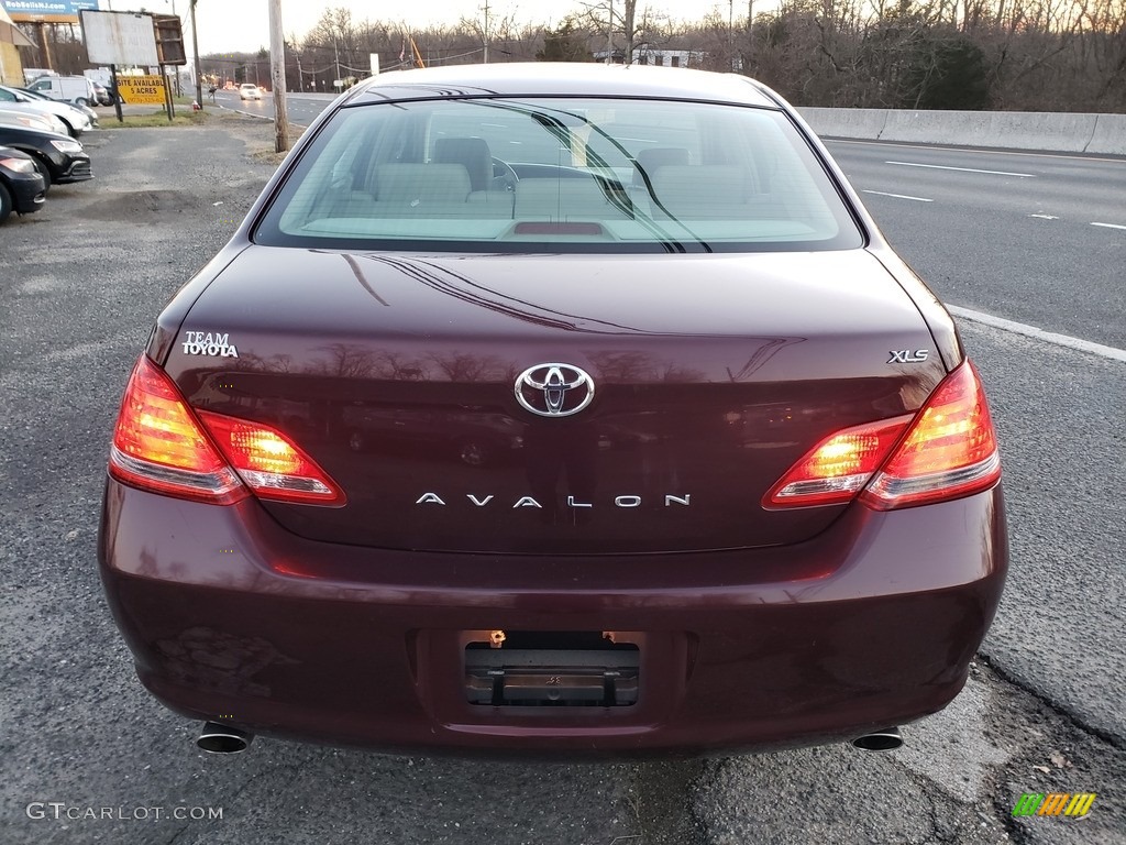 2005 Avalon XLS - Cassis Red Pearl / Graphite Gray photo #6