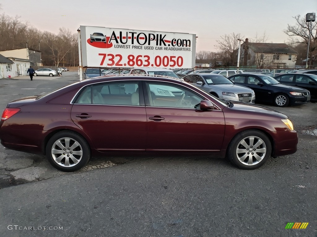 2005 Avalon XLS - Cassis Red Pearl / Graphite Gray photo #8