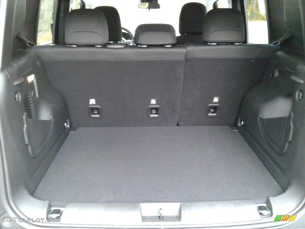 2021 Jeep Renegade Jeepster Trunk Photos
