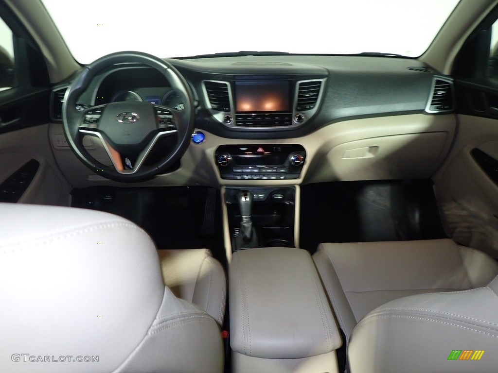 2017 Tucson SE AWD - Mojave Sand / Beige photo #23