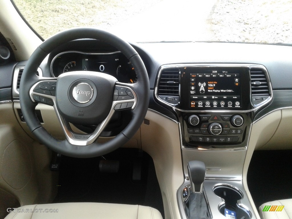 2021 Jeep Grand Cherokee Limited 4x4 Light Frost Beige/Black Dashboard Photo #140431612
