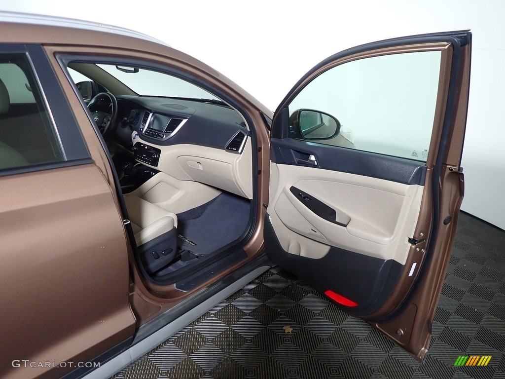 2017 Tucson SE AWD - Mojave Sand / Beige photo #40
