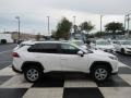 Super White - RAV4 LE Photo No. 3