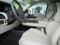 2019 White Platinum Metallic Tri-Coat Lincoln Navigator L Reserve 4x4  photo #9