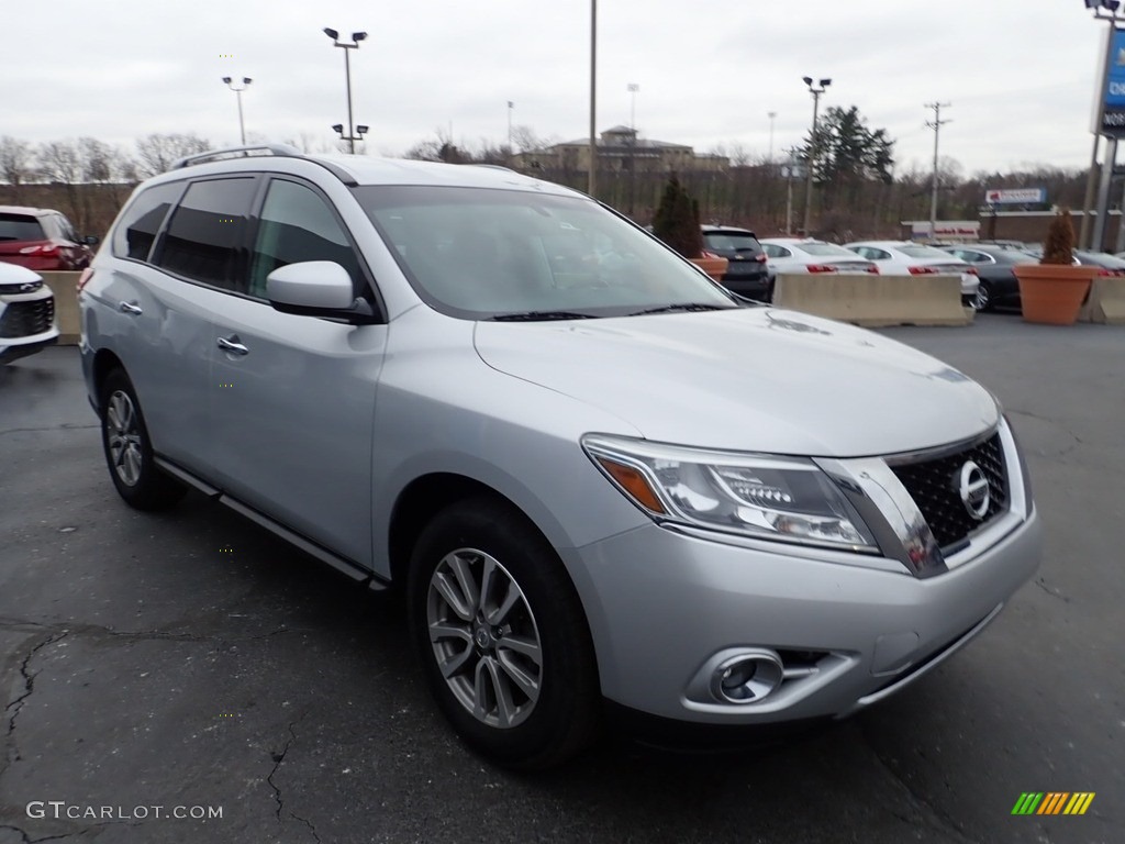 Brilliant Silver 2016 Nissan Pathfinder SV Exterior Photo #140432896
