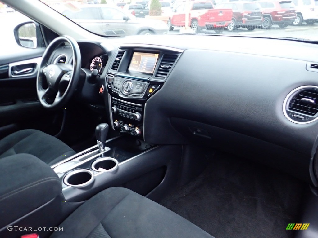 2016 Nissan Pathfinder SV Charcoal Dashboard Photo #140433010