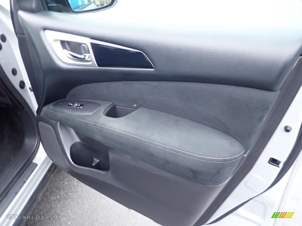 2016 Nissan Pathfinder SV Charcoal Door Panel Photo #140433037