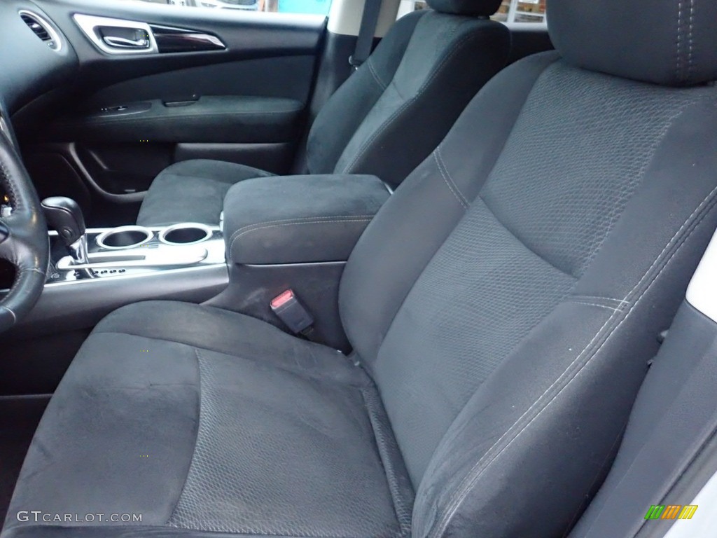Charcoal Interior 2016 Nissan Pathfinder SV Photo #140433121
