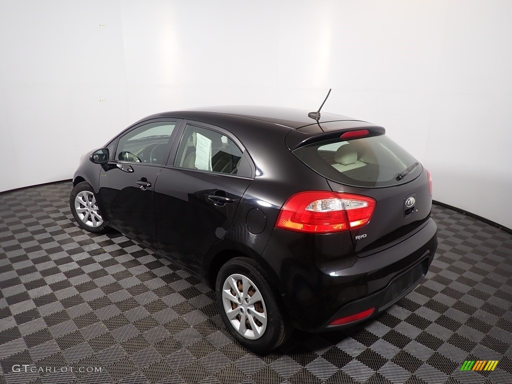 2012 Rio Rio5 LX Hatchback - Midnight Black / Beige photo #10