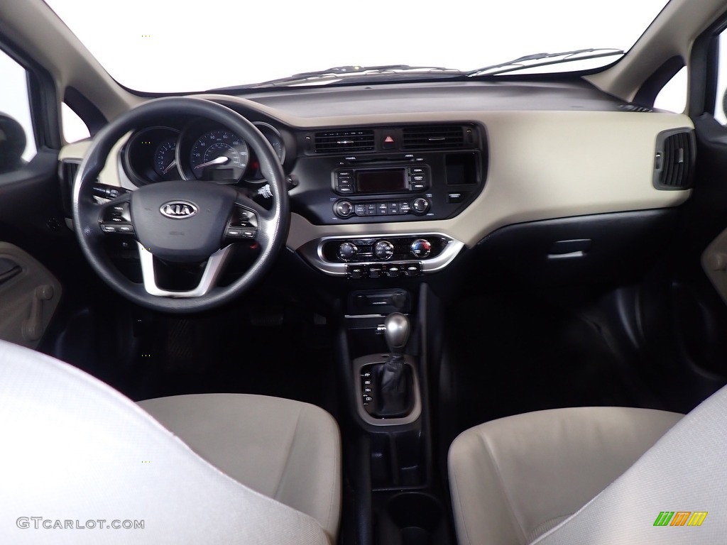 2012 Rio Rio5 LX Hatchback - Midnight Black / Beige photo #23